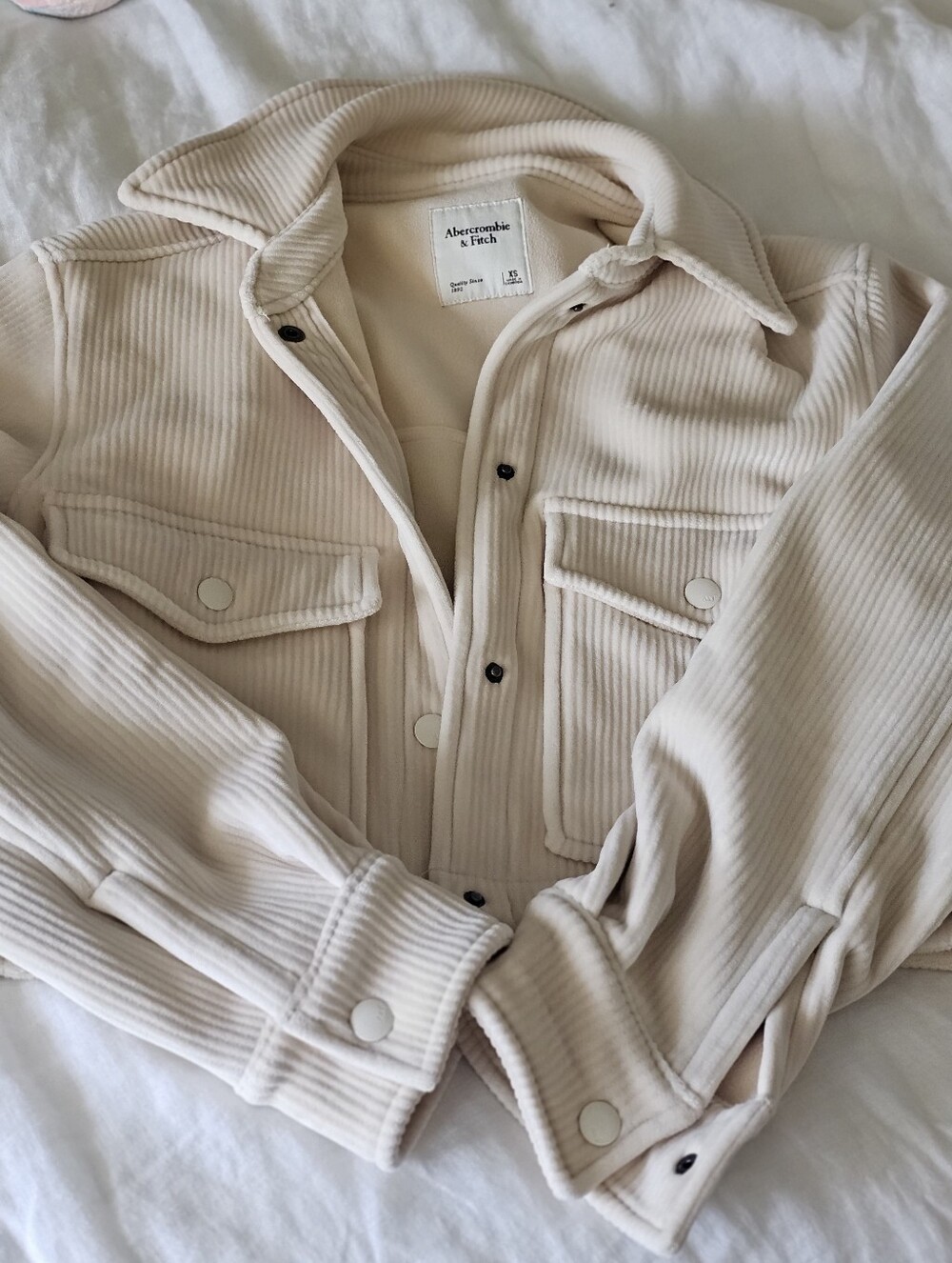 Abercrombie & Fitch Women's Soft Cream Corded Cropped Shacket Jacket XS